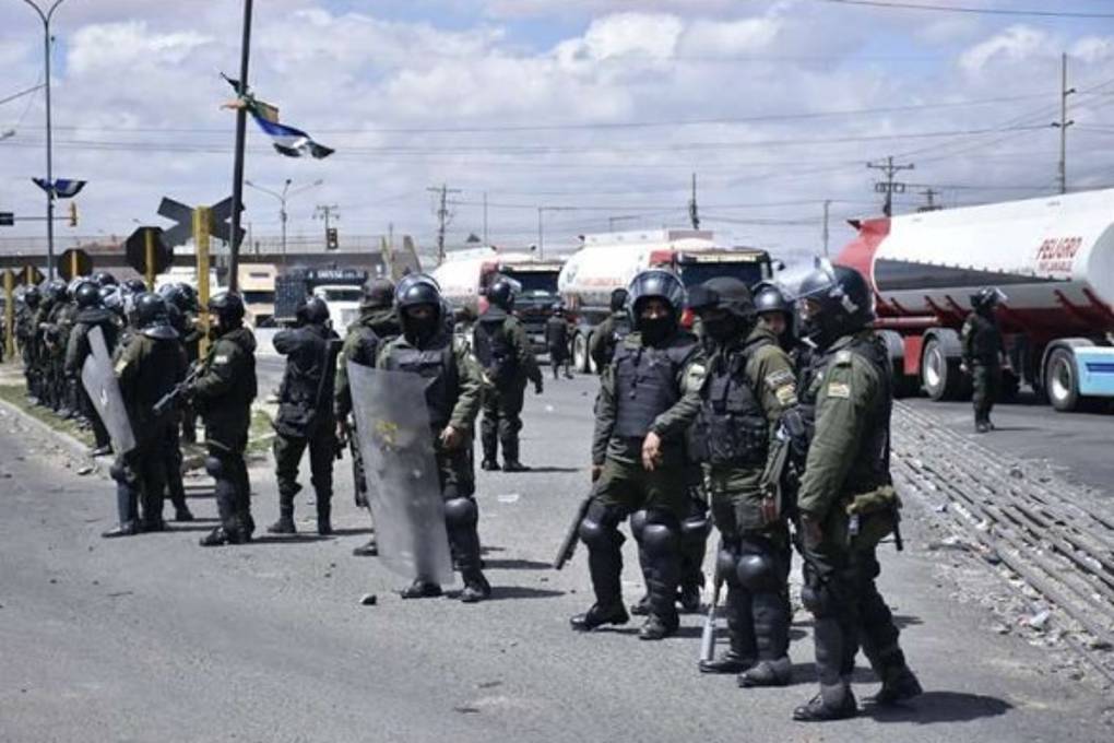 Dictan detención domiciliaria para el Cnl. Julio Cesar Tamayo por el caso Senkata Dictan detención domiciliaria para el Cnl. Julio Cesar Tamayo por el caso Senkata