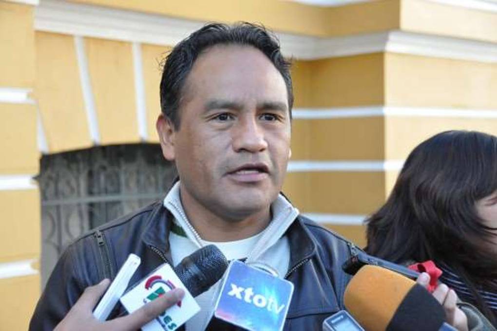 Exdiputado del MAS, Galo Bonifaz, fue enviado a la cárcel acusado de abuso sexual contra su hija Exdiputado del MAS, Galo Bonifaz, fue enviado a la cárcel acusado de abuso sexual contra su hija