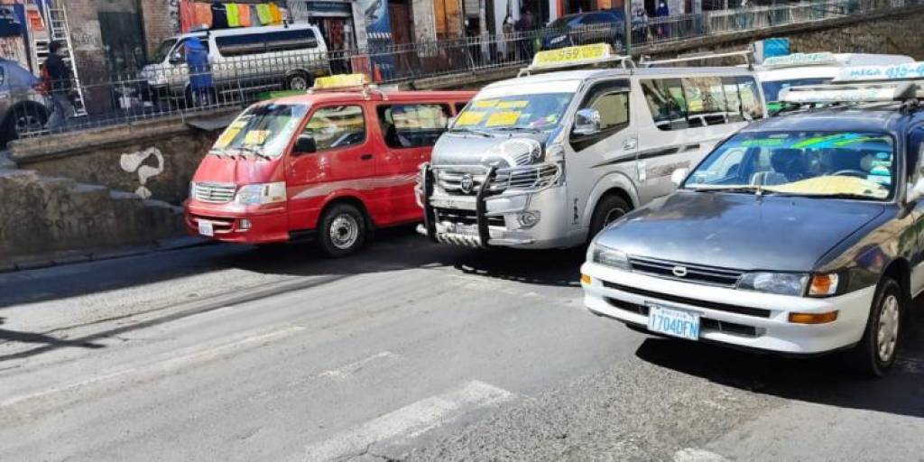 Cabildo de choferes en La Paz exigirá reordenamiento vehicular y