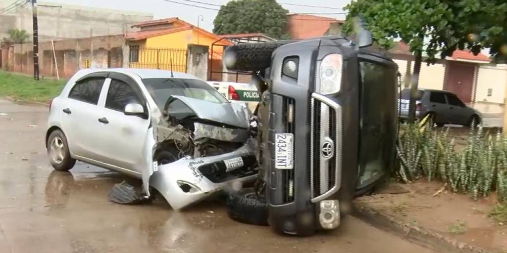 Santa Cruz Vagoneta Termina Volcada Tras Ser Impactada Por Otro Veh Culo