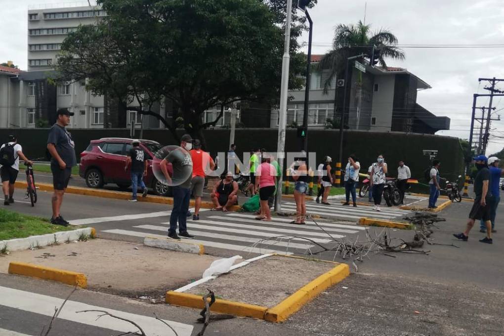 Se registran bloqueos en algunas rotondas y avenidas por la aprehensión