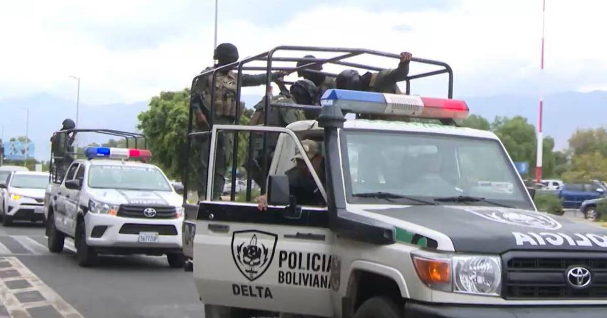 Bajo Fuerte Resguardo Policial Extraditan Peligroso Reo Desde El Abra