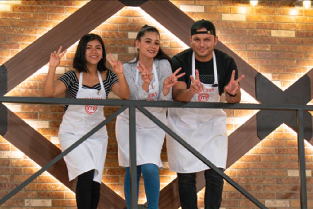 Dos cocineras medallistas suben al balcón y “rompen la maldición de las medallas” Dos cocineras medallistas suben al balcón y “rompen la maldición de las medallas”