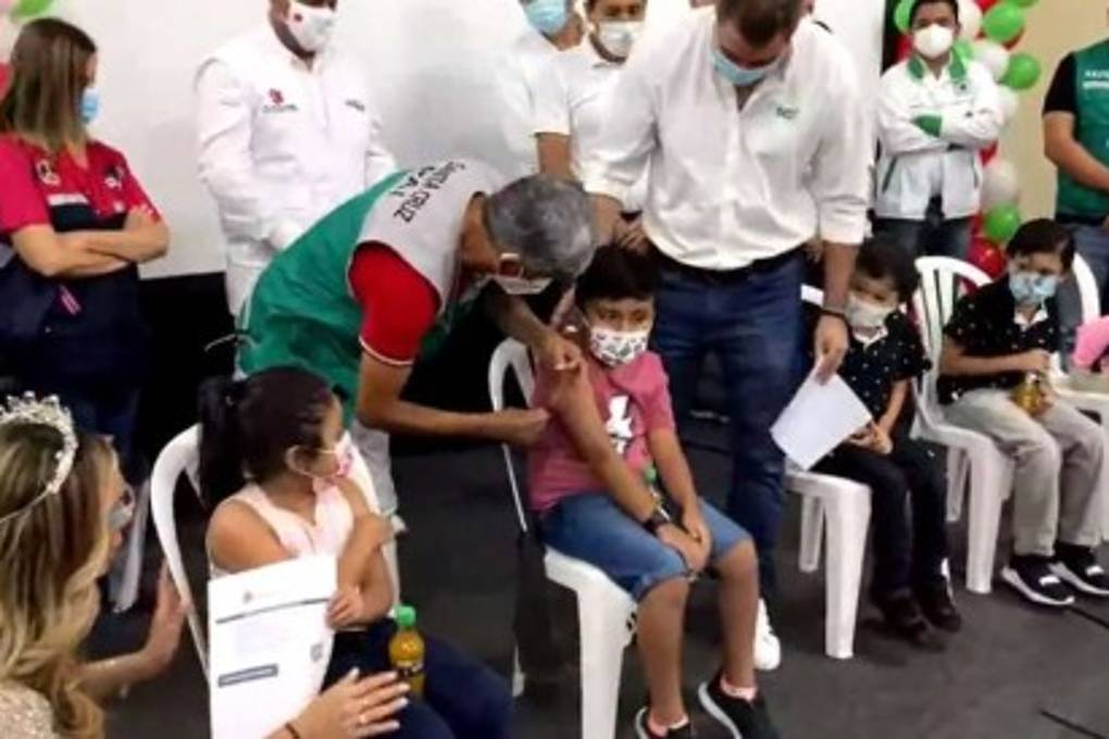 Ya se realiza el Vacunatón en Santa Cruz con el desafío de vacunar a 50.000 personas Ya se realiza el Vacunatón en Santa Cruz con el desafío de vacunar a 50.000 personas