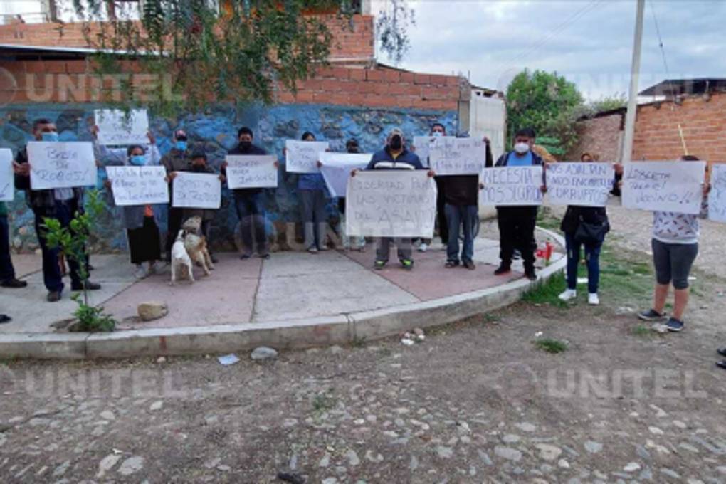 Aprehenden a cuatro personas acusadas del linchamiento de un presunto ladrón en Cochabamba Aprehenden a cuatro personas acusadas del linchamiento de un presunto ladrón en Cochabamba