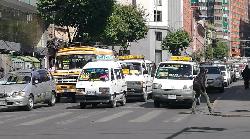 Choferes Urbanos De La Paz Llaman A Un Cabildo Para Definir