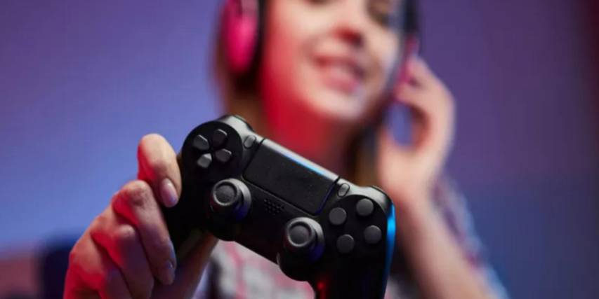 Mujer Descubre Infidelidad De Su Novio Y Le Remata Su Playstation