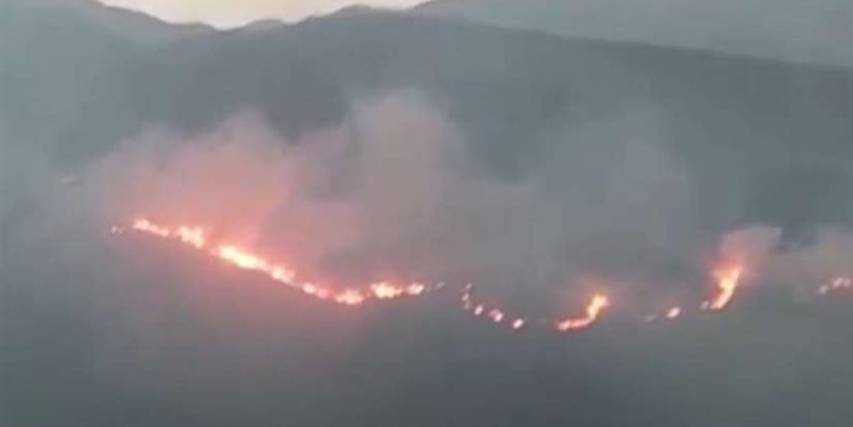 Se Extiende El Incendio Forestal A Dos Municipios De Cochabamba