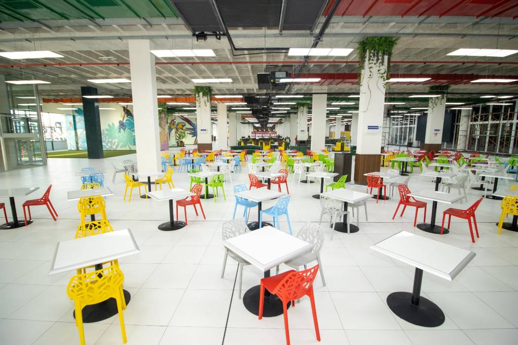 Megacentro Comercial “Avenida Brasil”: Patio de comidas