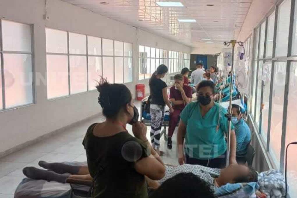 “Quedó pequeño el hospital Obrero de 400 camas”, reconoce la CNS por pacientes en pasillos