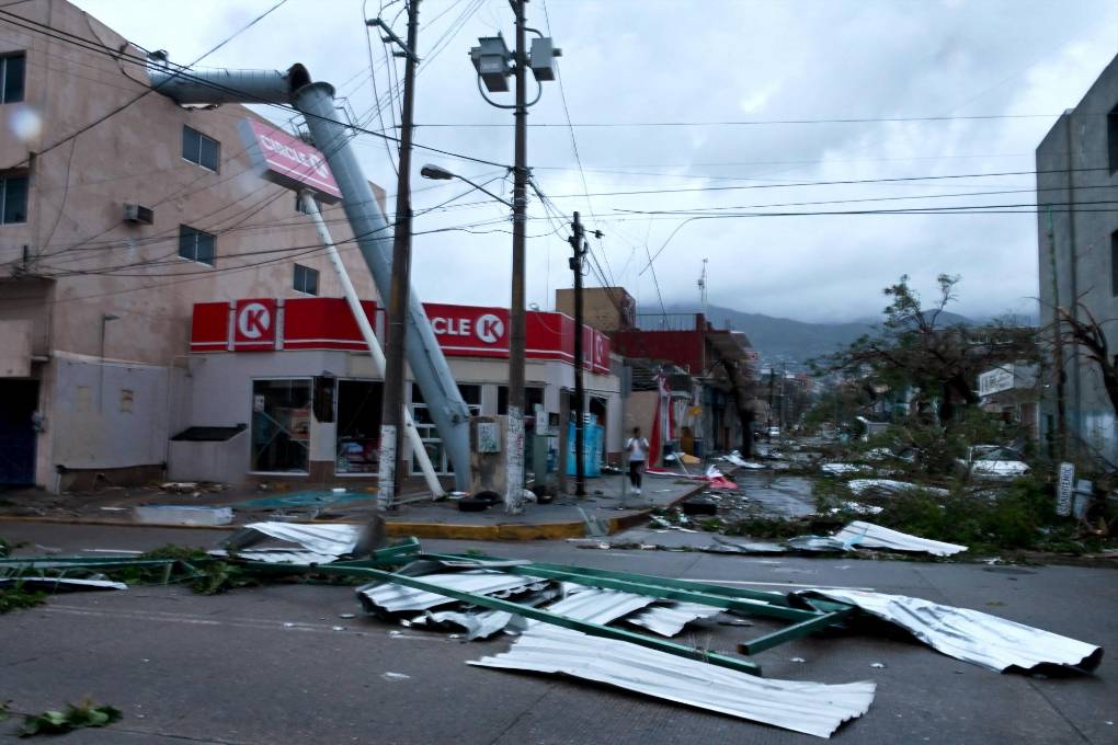 Vista de los daños causados tras el paso del huracán Otis en Acapulco.
