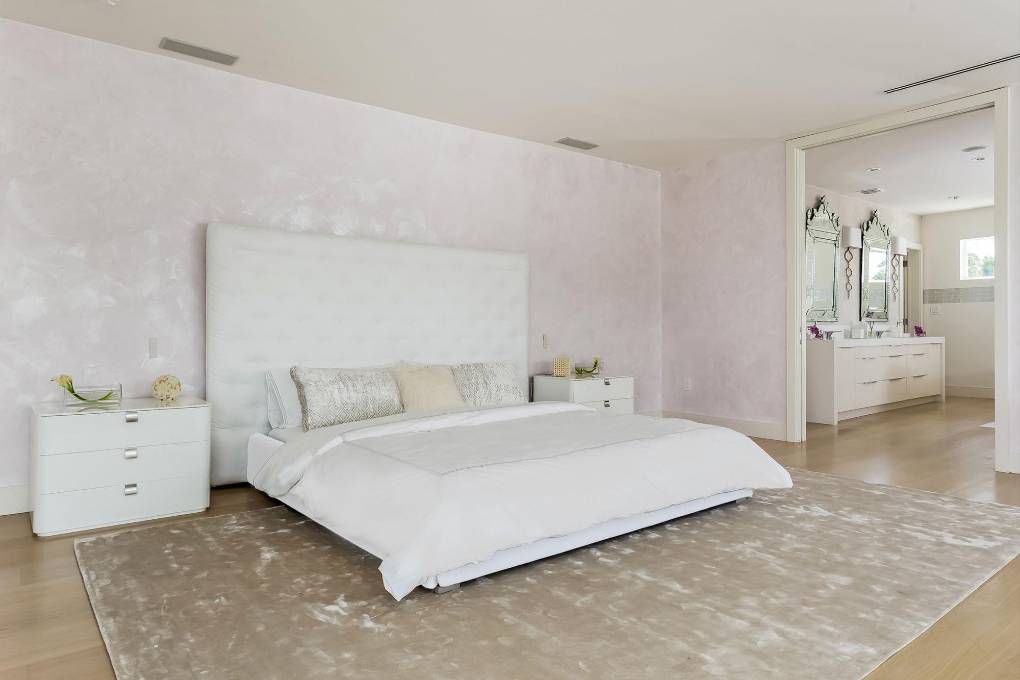 Uno de los dormitorios de la mansión de Shakira