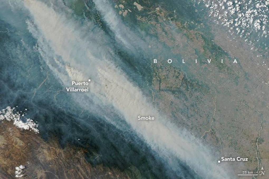 Detalles del humo de los incendios en Puerto Villarroel.