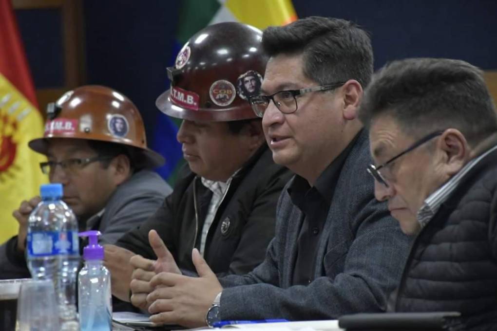 Gobierno dice que logró un acuerdo con la COB sobre las demandas de los mineros