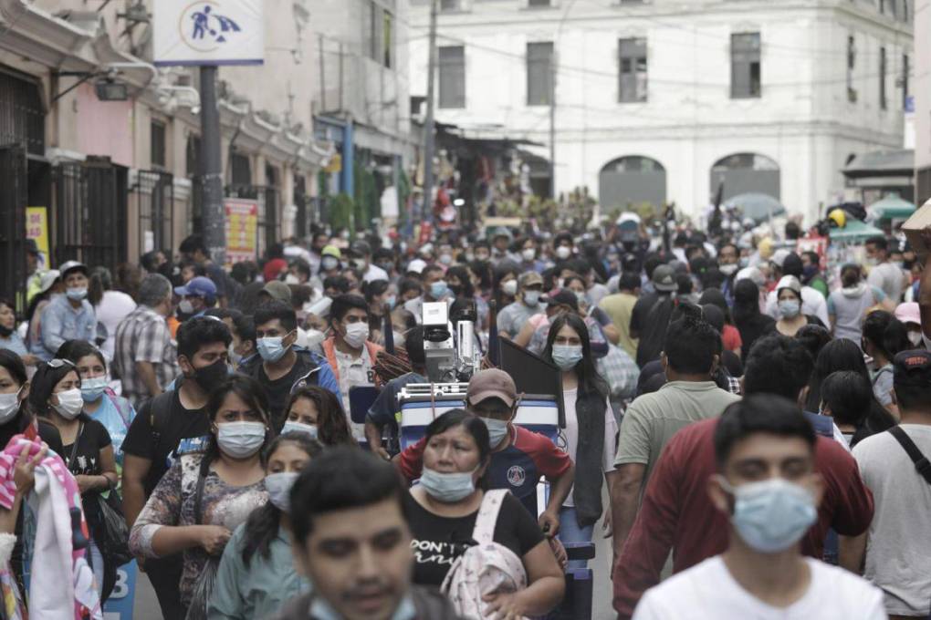 Perú elimina uso obligatorio de mascarillas después de dos años