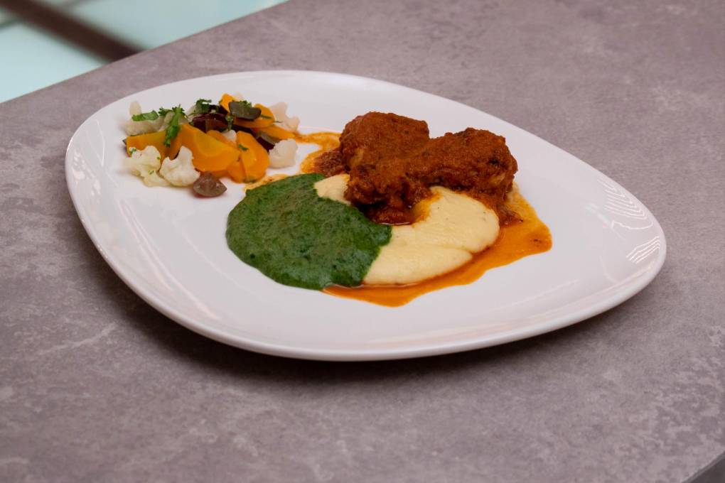 Pollo al horno con puré, es el plato que cocinó Amanda 