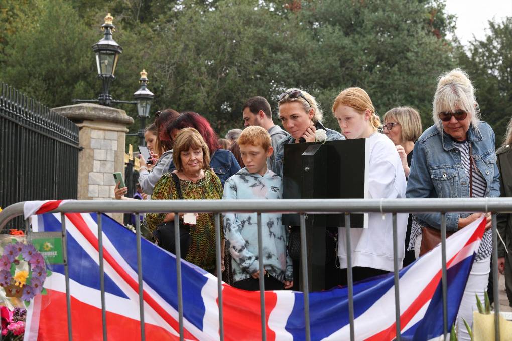 Ciudadanos se reúnen para despedirla