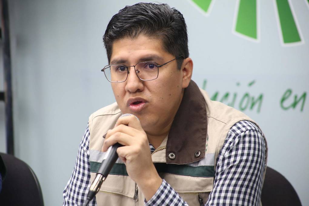 Jiménez dijo que el abastecimiento está garantizado, pero las quejas no cesaron