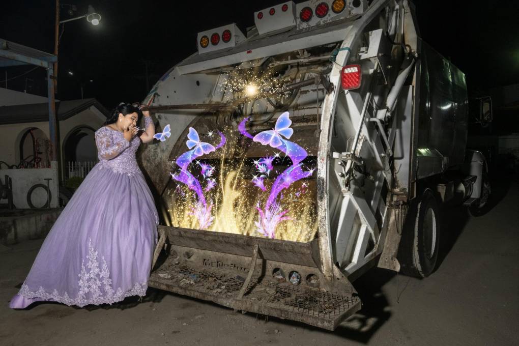 Yukari posó en un camión de basura en honor a su papá