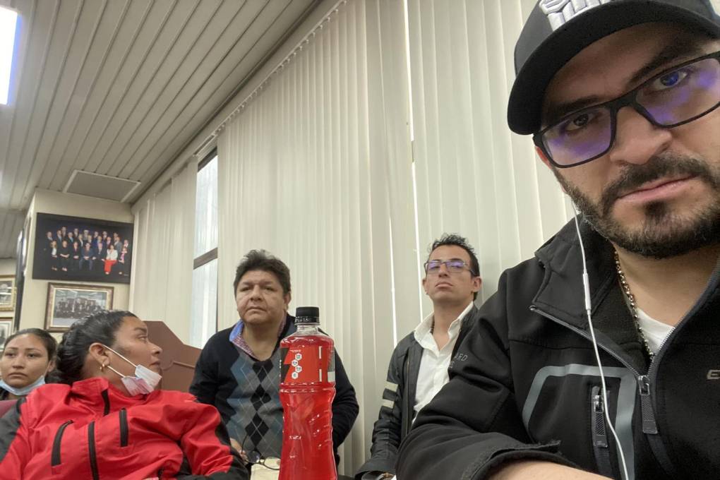 El abogado Jorge Valda (der.) que defiende a los acusados, confirmó el inicio de la audiencia