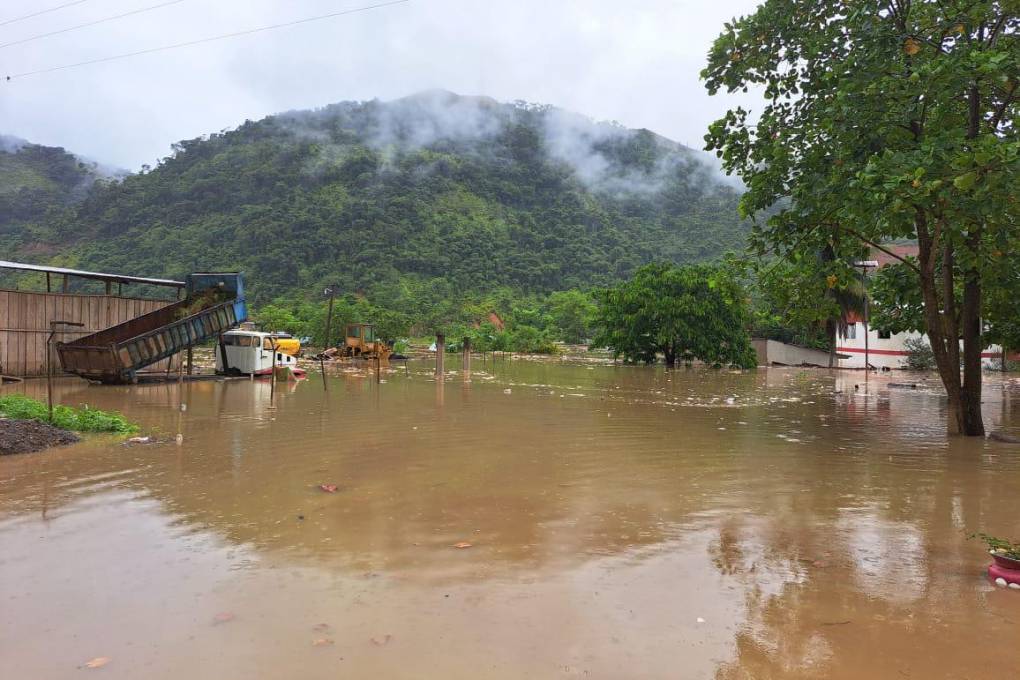 Inundaciones en Tipuani 