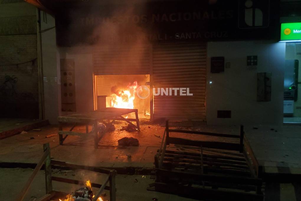 El incendio se extendió por algunos minutos, pero luego fue controlado 