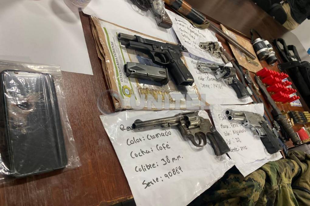 Se decomisaron varios revolver 