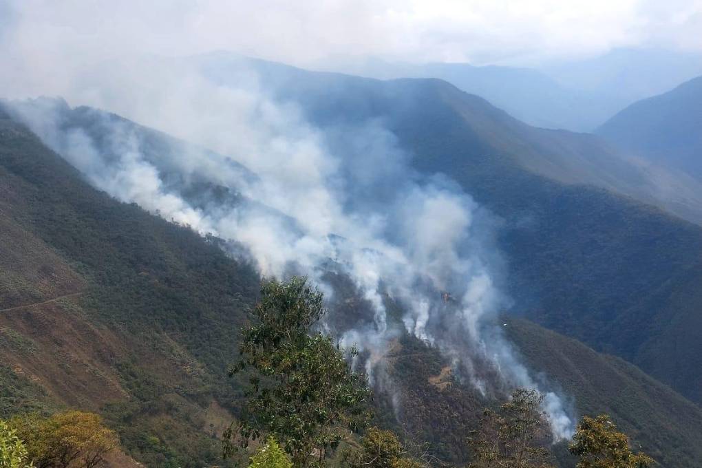 Una imagen del incendio en el Parque de Cotapata.