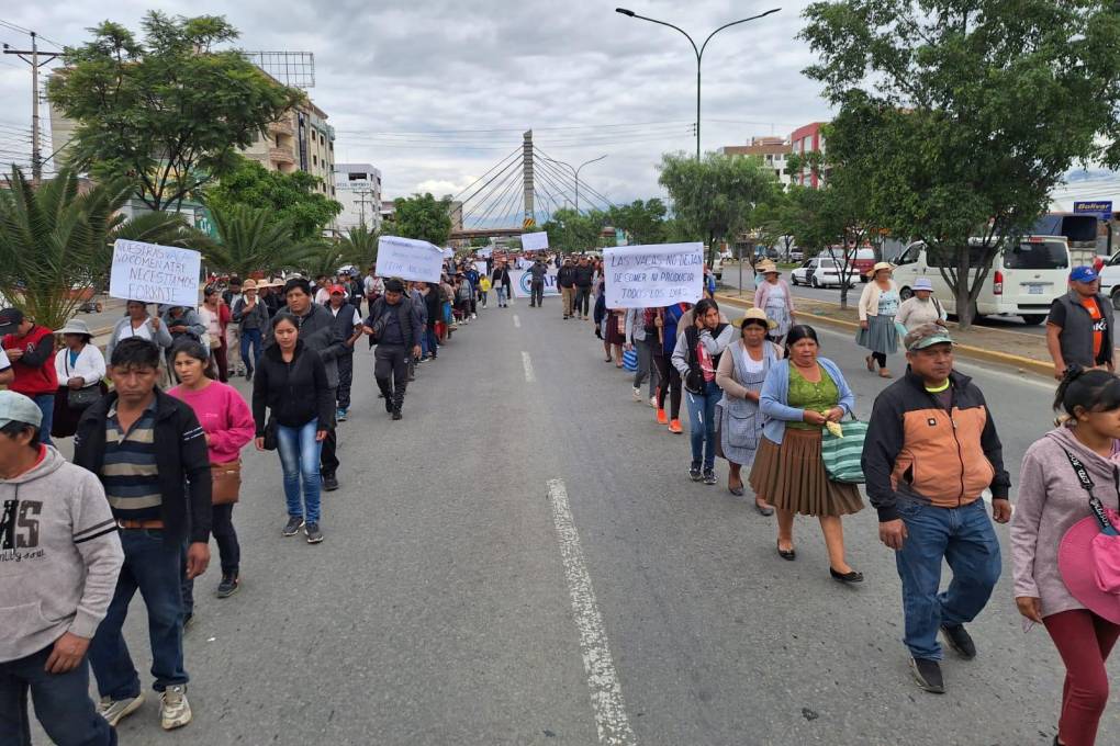 Productores de leche de Cochabamba piden terminar el bloqueo ‘evista’