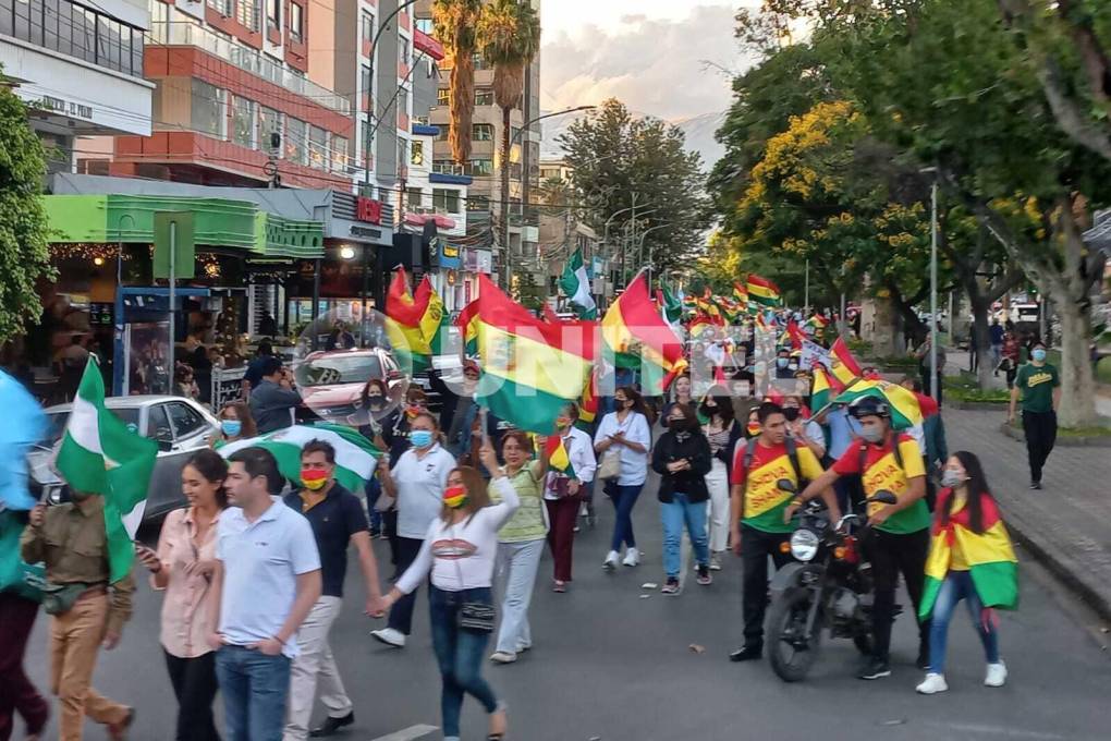 Marcha en El Prado de Cochabamba.