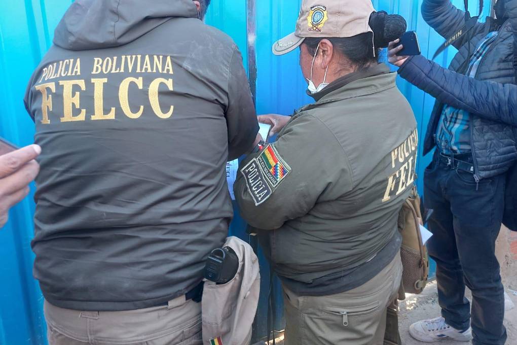 La Policía precintó el domicilio donde ocurrió el doble asesinato 