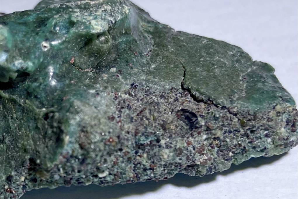 Una de las “rocas plásticas” encontradas en la isla Trindade.
