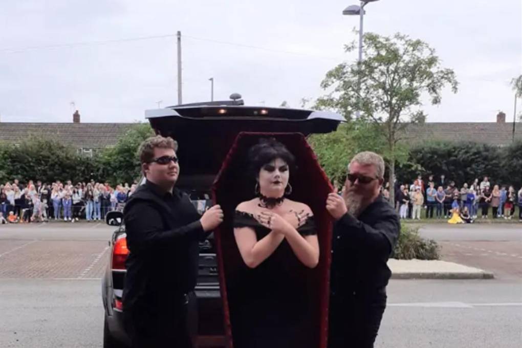 Abi Ricketts llegó en un ataúd a su baile de graduación