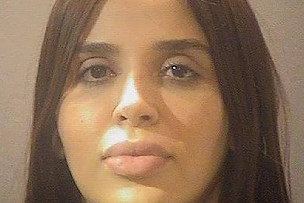 Emma Coronel en la ficha de la cárcel