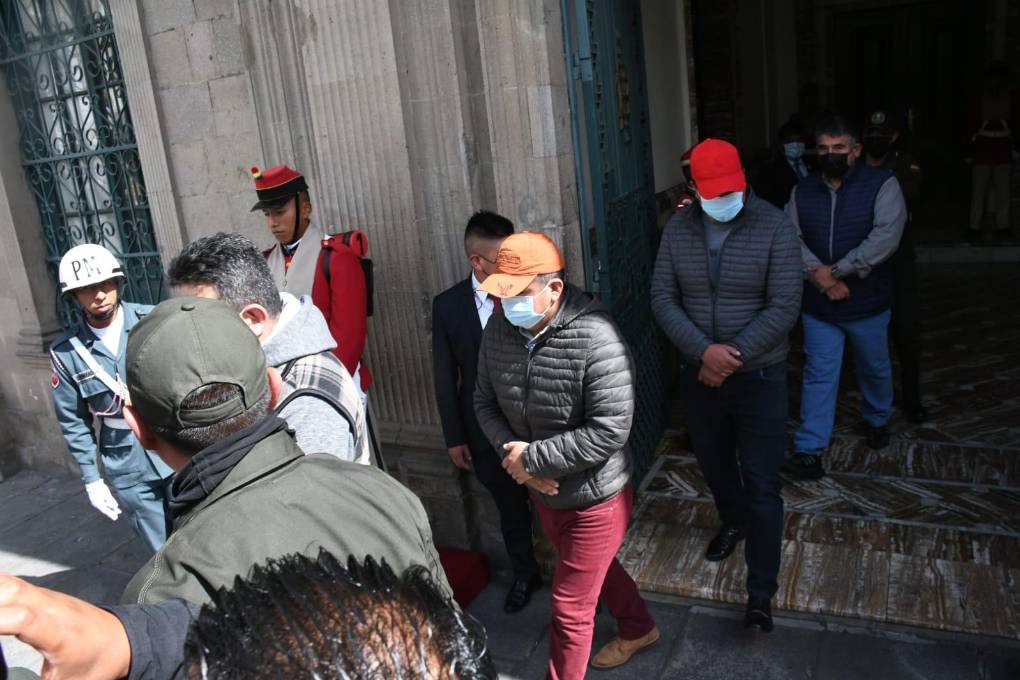 Los involucrados en este caso salen de Palacio de Gobierno 