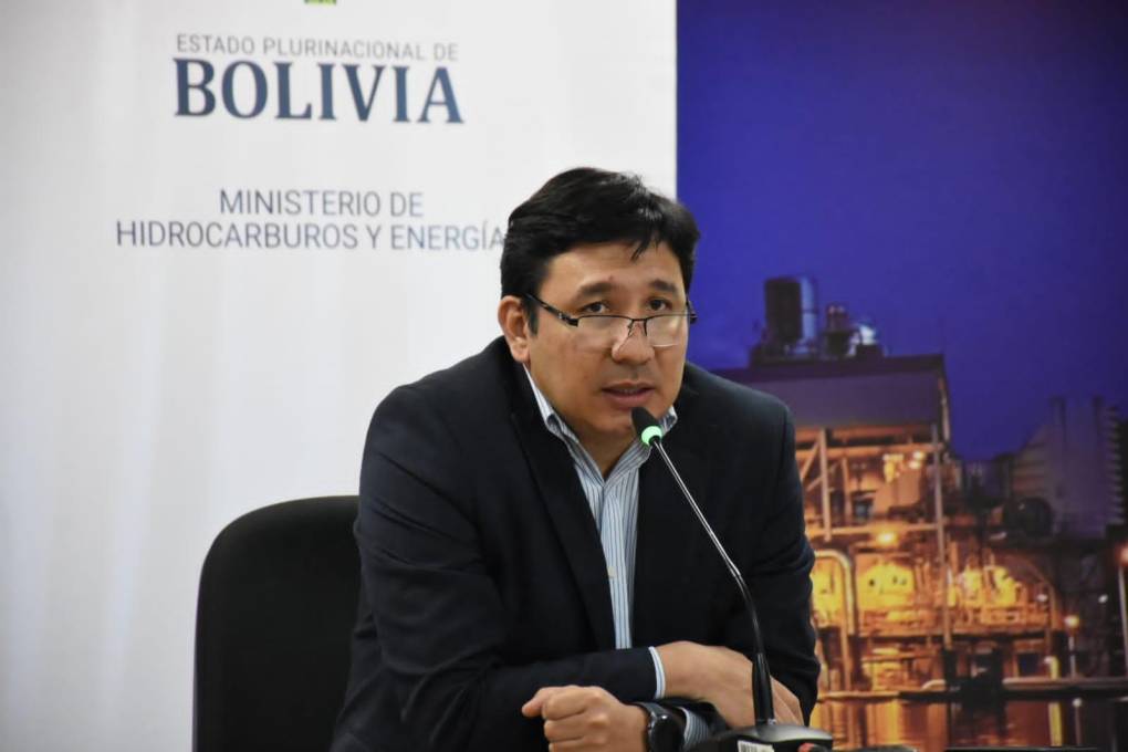Molina es ministro de Hidrocarburos y Energías