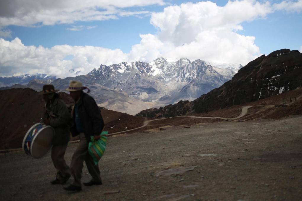 La sequía que afronta Bolivia en los últimos meses aceleró el proceso de extinción de varios de sus glaciares en la cordillera Los Andes, que para los expertos es el inicio de una crisis hídrica en el país. 