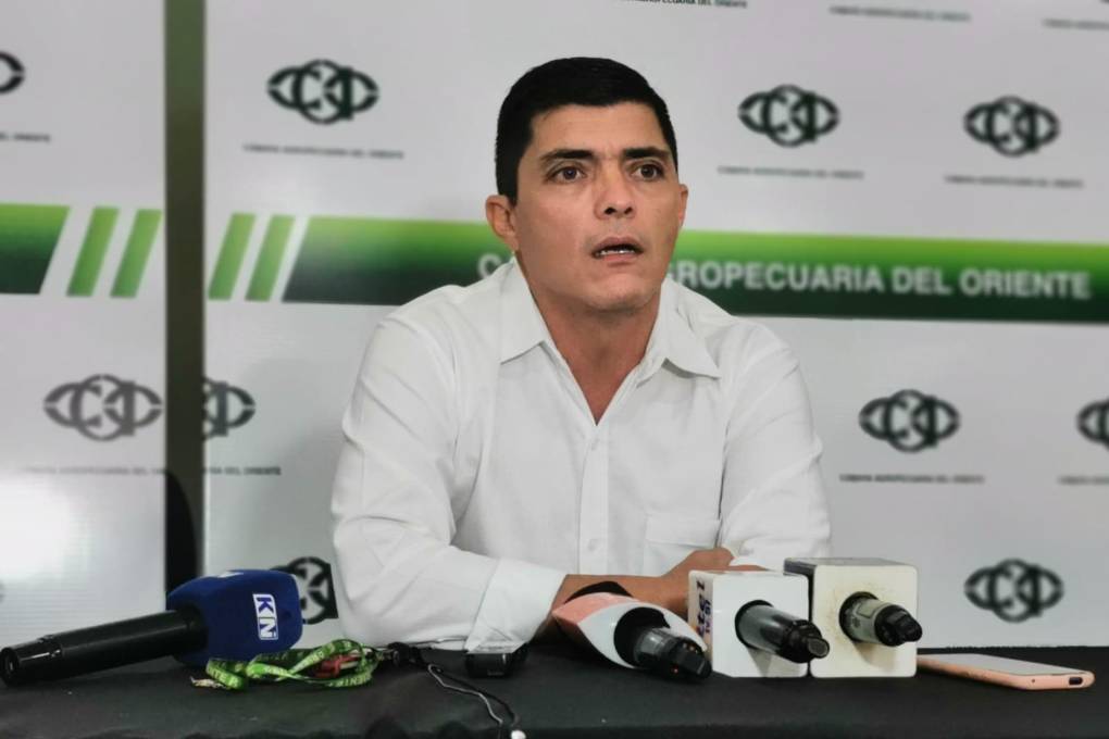 Omar Castro es dirigente de de ADA