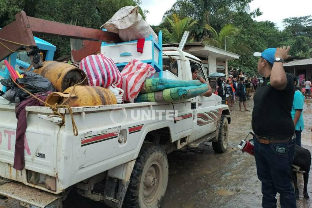 Familias son evacuadas en Mapiri