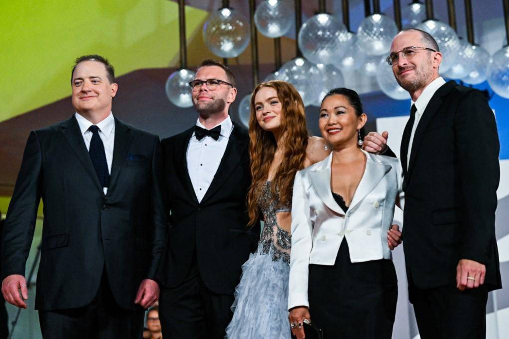 El actor Brendan Fraser junto al electo de “The Whale" en el Festival de Cine de Venecia.