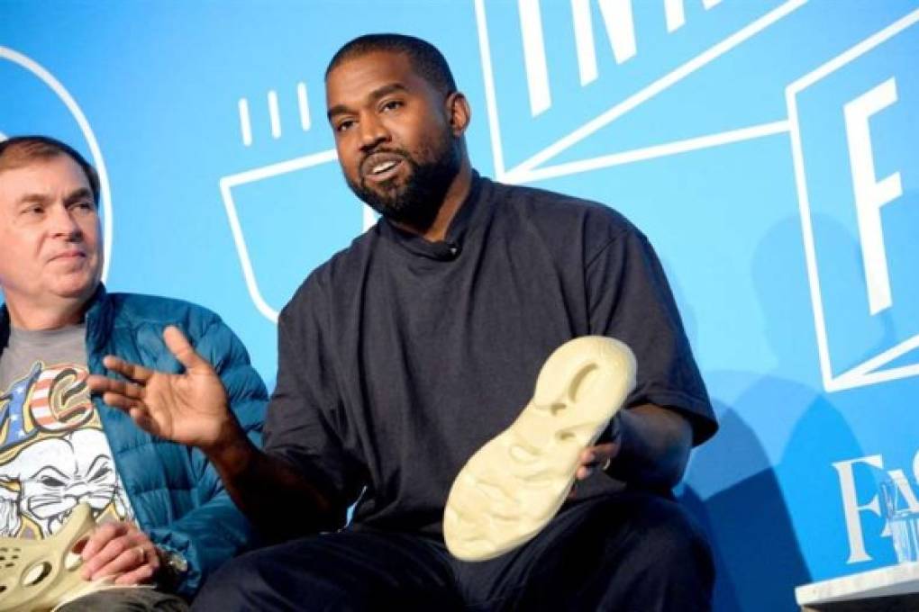 Venden un par de zapatillas de Kanye West por $us 1,8 millones