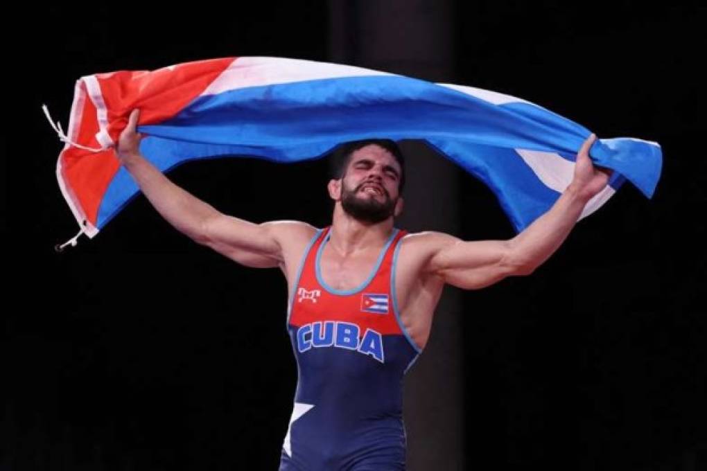 Luis Alberto Orta logra la medalla dorada para Cuba en lucha grecorromana