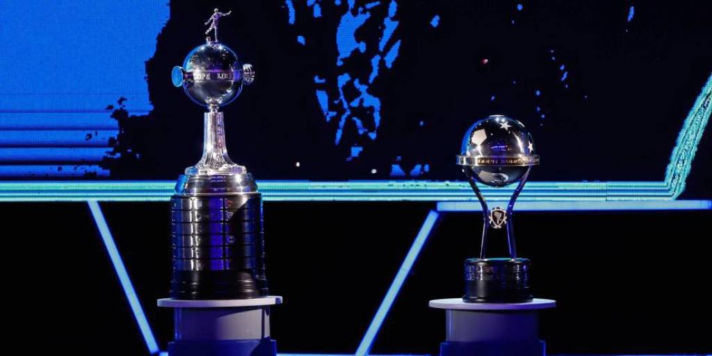 Los codiciados trofeos de las Copas Libertadores y Sudamericana