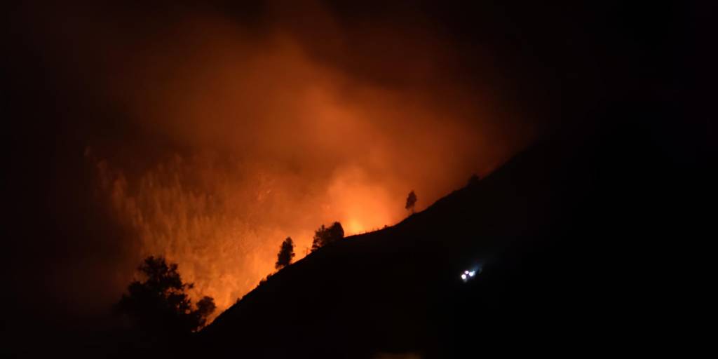 El 28 de noviembre bomberos forestales retornaron a Samaipata donde se reactivó un incendio