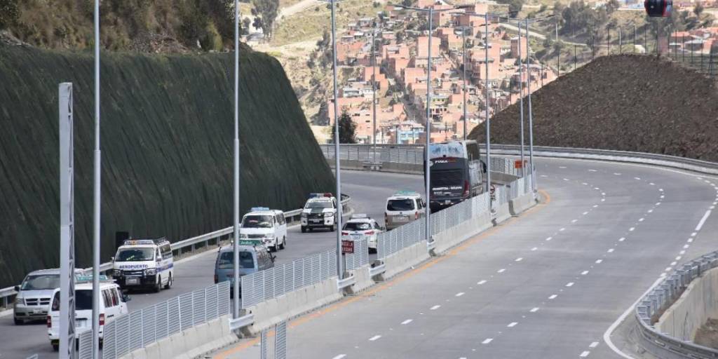 Autopista La Paz - El Alto