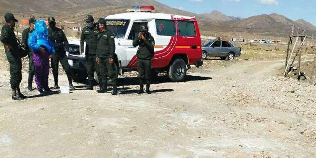 La Policía llegó al lugar para levantar el cuerpo de la mujer