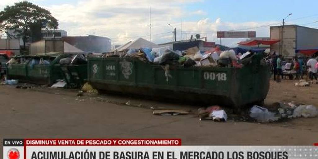 Acumulación de basura en el mercado Los Bosques genera molestia de vecinos