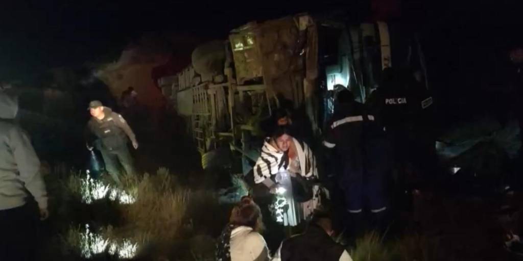 El accidente se registró en la carretera entre Cochabamba y Oruro
