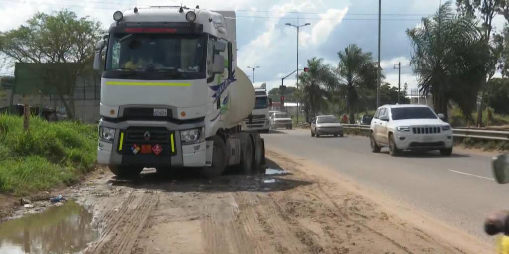 Mujer Pierde La Vida Tras Ser Arrollada Por Camión Cisterna En La