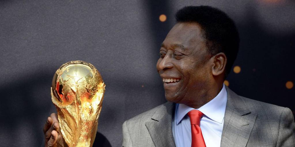 ‘O Rei’ Pelé con la Copa del Mundo